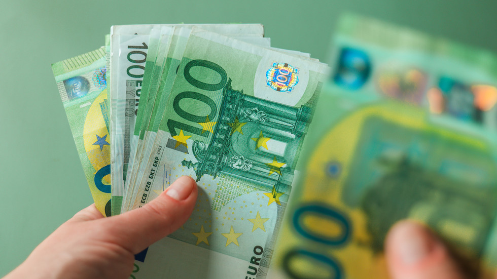 World News: फ्रांसीसी ऋण यूरोज़ोन के लिए एक खतरा – डीडब्ल्यू – INA NEWS