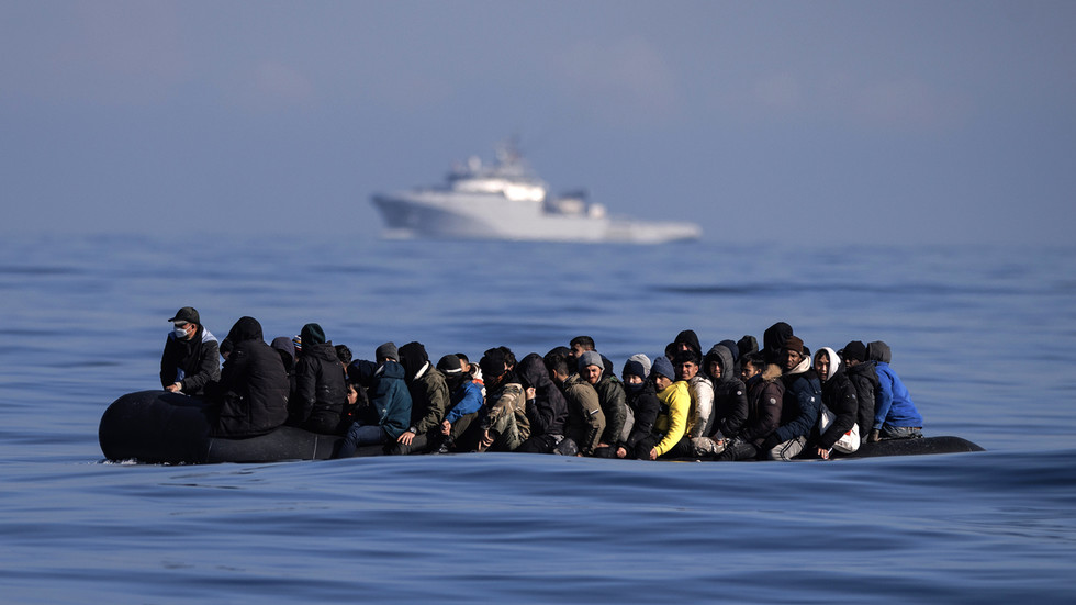 UK records unprecedented migrant boat arrival