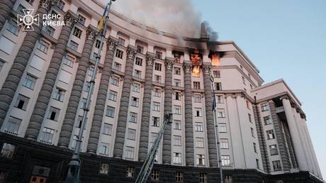 Ukrainian government building damaged by Russian strike – Kiev (PHOTOS)