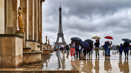 Fitch Downgrades France's Credit Rating Amid Political Instability