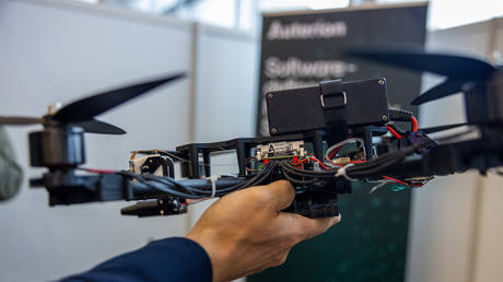 US to supply Ukraine with advanced drone swarm technology – FT