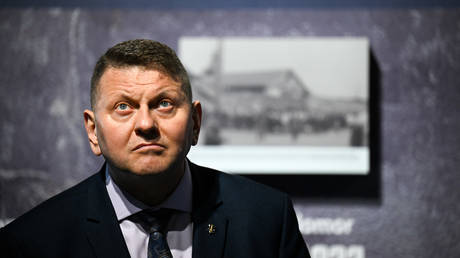Ex-Ukrainian Army chief laments cost of Kursk incursion
