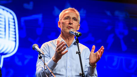 Ex-NATO boss calls to sacrifice health and education to fund Ukraine