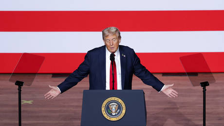 Trump warns Russia and China are catching up with US on submarines