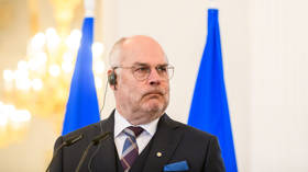 Baltic parliament defies president