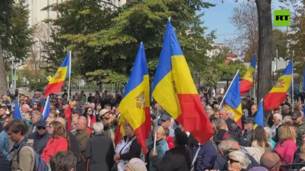 Dozens of protesters arrested in Moldovan capital (VIDEO) — RT Russia & Former Soviet Union