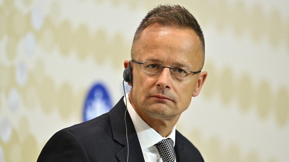 Even Zelensky’ must show Hungary respect Szijjarto