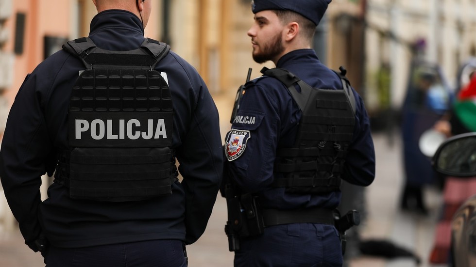 https://www.rt.com/news/627008-ukrainian-nationals-espionage-poland/Ukrainians arrested in Poland on espionage charges https://www.rt.com/news/627008-ukrainian-nationals-espionage-poland/Ukrainians arrested in Poland on espionage charges