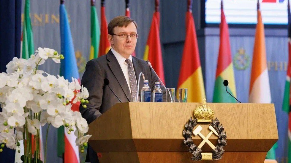 https://www.rt.com/africa/627186-russia-launch-engineering-education-program/Russia to launch engineering program in African state – deputy minister https://www.rt.com/africa/627186-russia-launch-engineering-education-program/Russia to launch engineering program in African state – deputy minister
