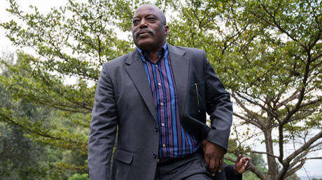 Joseph Kabila v Demokratični republiki Kongo obsojen na smrt zaradi vojnih zločinov in izdaje