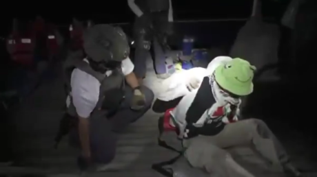 Israeli sailors seize Gaza ‘relief flotilla’ (VIDEOS)