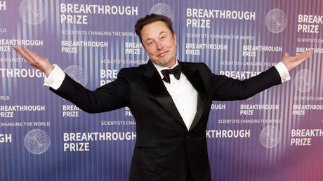 Elon Musk Becomes First Person to Reach $500 Billion Net Worth