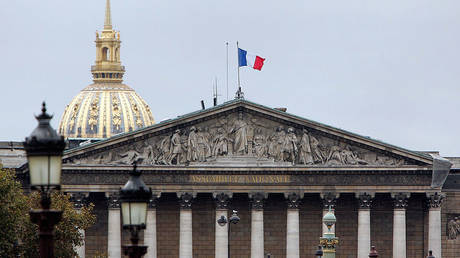 France names new government after budget fiasco