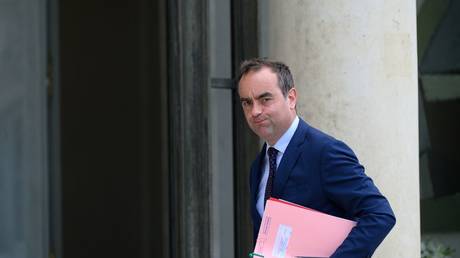 French PM resigns hours after naming new cabinet