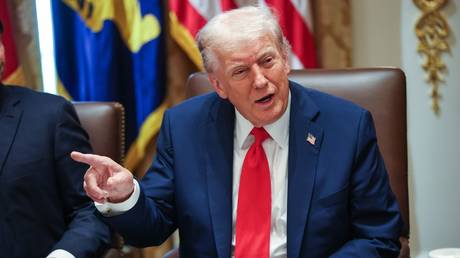 Trump suggests throwing Spain out of NATO