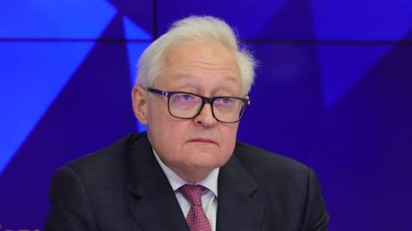 Moscow responds to claim that Russia-US meeting on hold