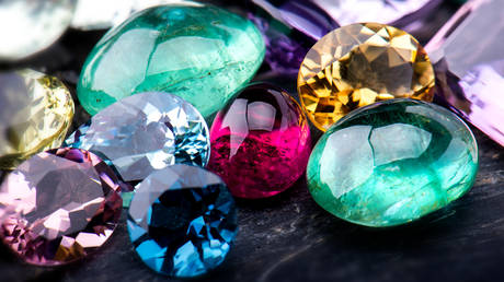 Two gemstone smugglers nabbed in Moscow airport on same day – customs (PHOTOS)