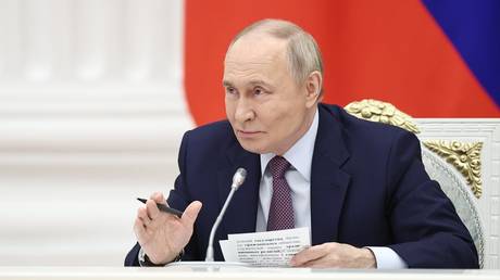 Russia opposes migrants replacing native population – Putin (VIDEO)