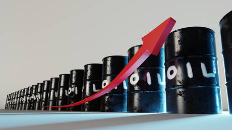 Oil spikes following US sanctions on Russia
