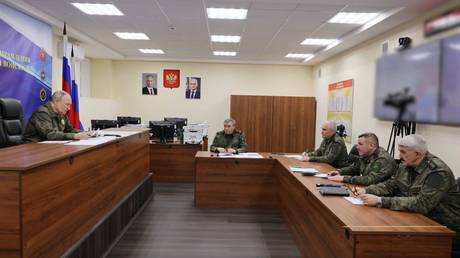 More than 10,000 Ukrainian troops encircled – Russian military