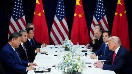 Trump aims for ‘fantastic relationship’ during meeting with Xi in South Korea (VIDEO)