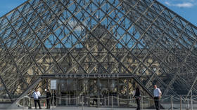 Louvre robbed – culture minister