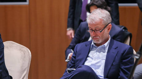 RUSSIAN BILLIONAIRE WAGING WAR ON GERMANY!