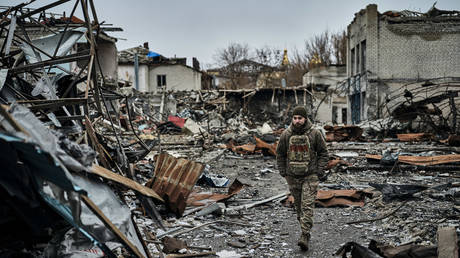 Ukraine hits desertion record – BBC