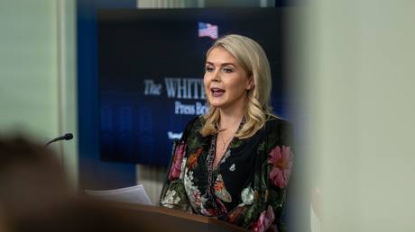 White House trolls BBC over top executives’ resignations