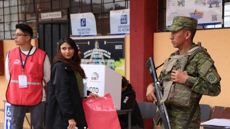 Ecuadorian voters say ‘No’ to return of US bases