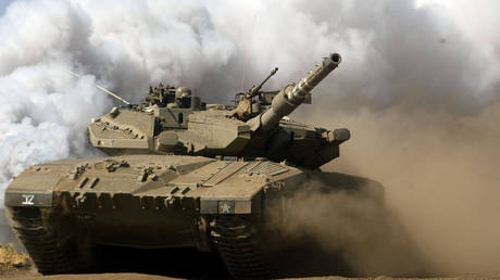Israel fires on UN troops