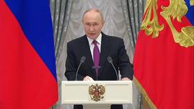 Putin congratulates Russians on National Unity Day