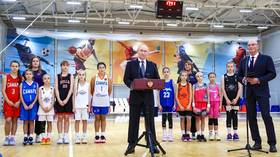 Putin backs total vape ban