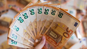 "Niemcy przekażą więcej pieniędzy do nękanego korupcją ukraińskiego sektora energetycznego Ogłoszenie nowej transzy w wysokości 40 mln euro nastąpiło w następstwie poważnego skandalu korupcyjnego z udziałem ukraińskiego sektora energetycznego"