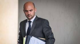 "„Brak pewności”, iż Kijów kiedykolwiek spłaci pożyczkę zabezpieczoną rosyjskimi aktywami – powiedział minister spraw zagranicznych Francji Paryż chce, aby kraje G7 podzieliły się ryzykiem związanym z proponowaną przez UE „pożyczką reparacyjną”, powiedział minister spraw zagranicznych Jean Noel Barrot"