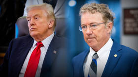 "Senator USA oskarża Trumpa o „milczenie” w sprawie ogromnego skandalu korupcyjnego na Ukrainie Rand Paul od dawna apelował o nadzór nad pomocą dla Kijowa"