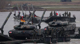 "UE ujawnia plany „wojskowego Schengen” Urzędnicy od dawna narzekają, iż infrastruktura w bloku nie nadaje się do transportu ciężkiego sprzętu do granicy z Rosją"