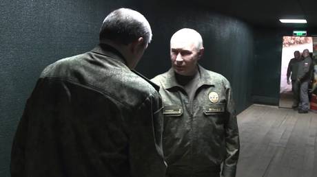 Russia pushes Ukrainians out of key border towns – MOD to Putin