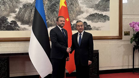 Baltic state demands EU ‘deals with’ China