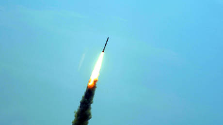 India launches commercial satellite (VIDEO)