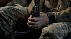 Kiev’s spooks open fire in standoff with army – media