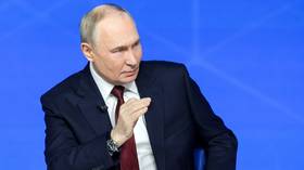 Putin issues election ultimatum to Zelensky