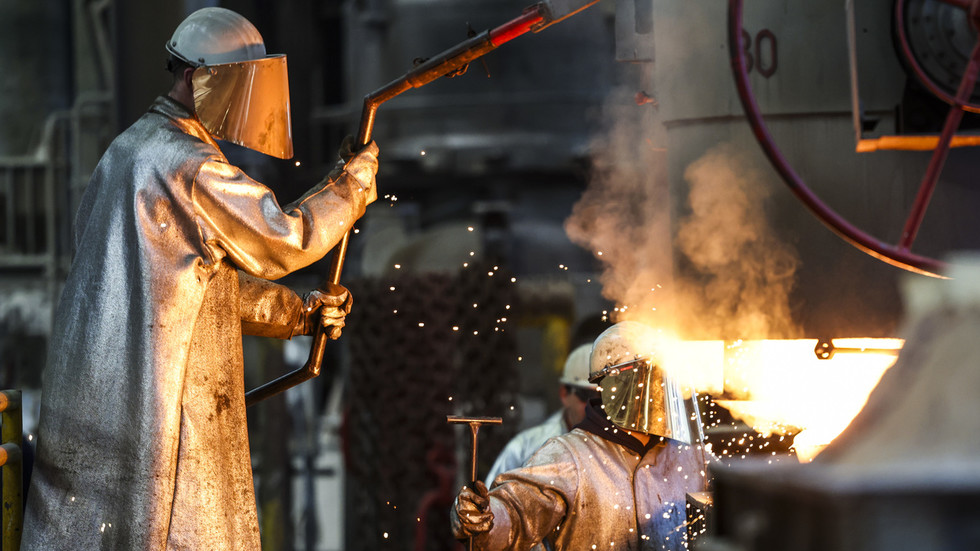 Eurozone manufacturing slumps – S&P Eurozone manufacturing slumps – S&P