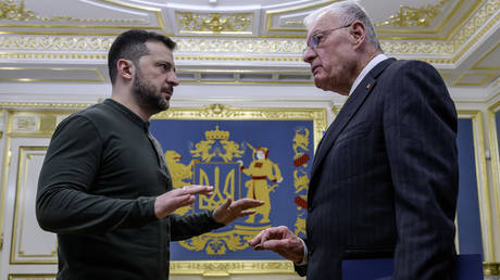 Trump labeled Ukraine envoy &lsquo;idiot&rsquo; for backing Zelensky &ndash; NYT