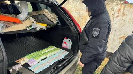 Ukrainian draft enforcers helped men flee aboard for bribes – investigators