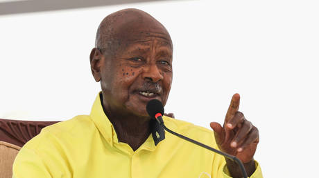 Incumbent takes commanding lead in Ugandan election