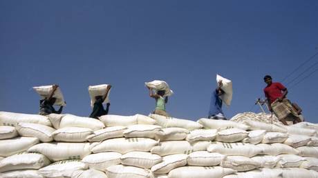 Russian group donates 30,000 tons of potash to BangladeshSH: The fertilizer donati