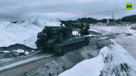 Russian military giant showcases nuclear war bulldozers (VIDEO)