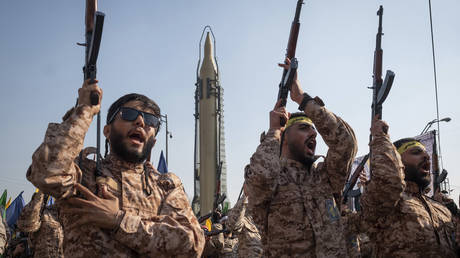 Iran has &lsquo;finger on trigger&rsquo; to repel US attack &ndash; general