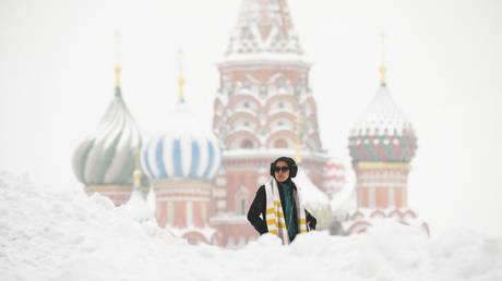 Moscow braves record snowfall (PHOTOS, VIDEOS)